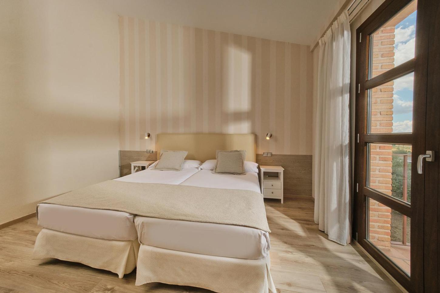 Hotel Spa Villa Nazules Chueca Extérieur photo