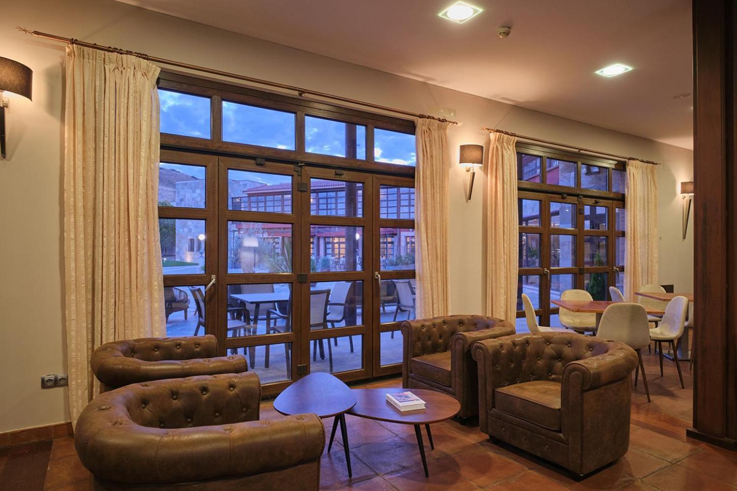Hotel Spa Villa Nazules Chueca Extérieur photo